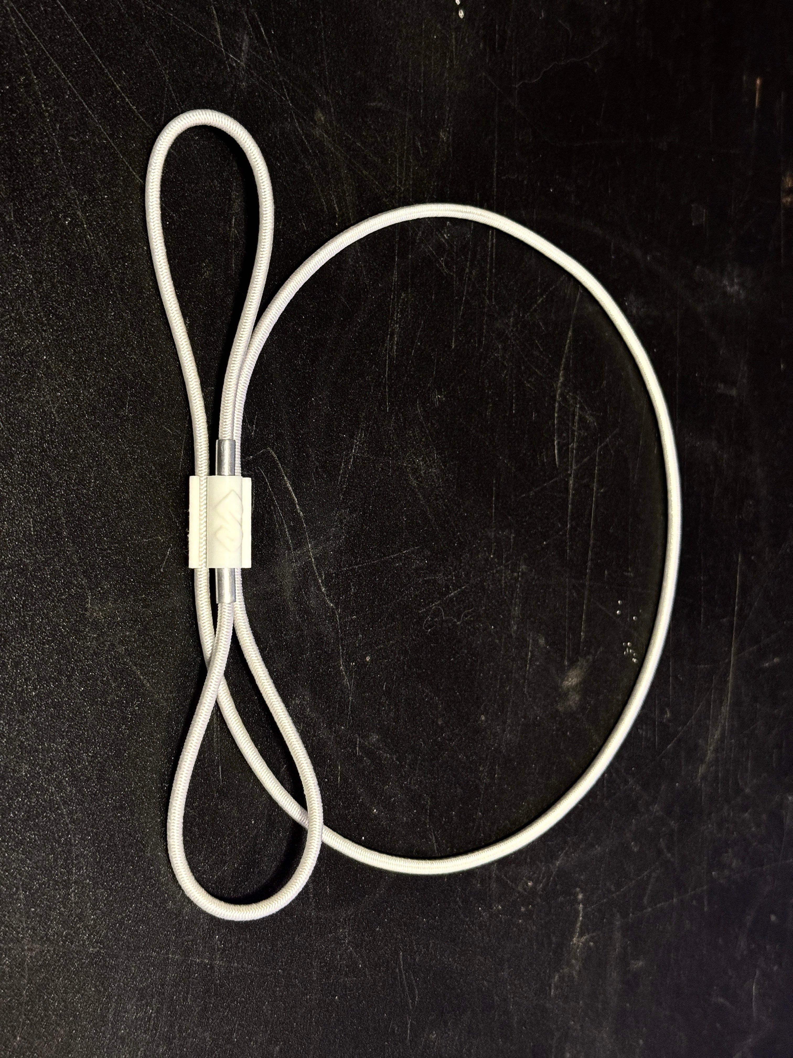 Magnetic Elastic Shoelaces